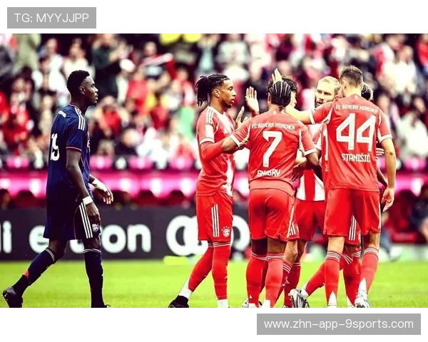 拜仁慕尼黑边路联动形成高密度威胁